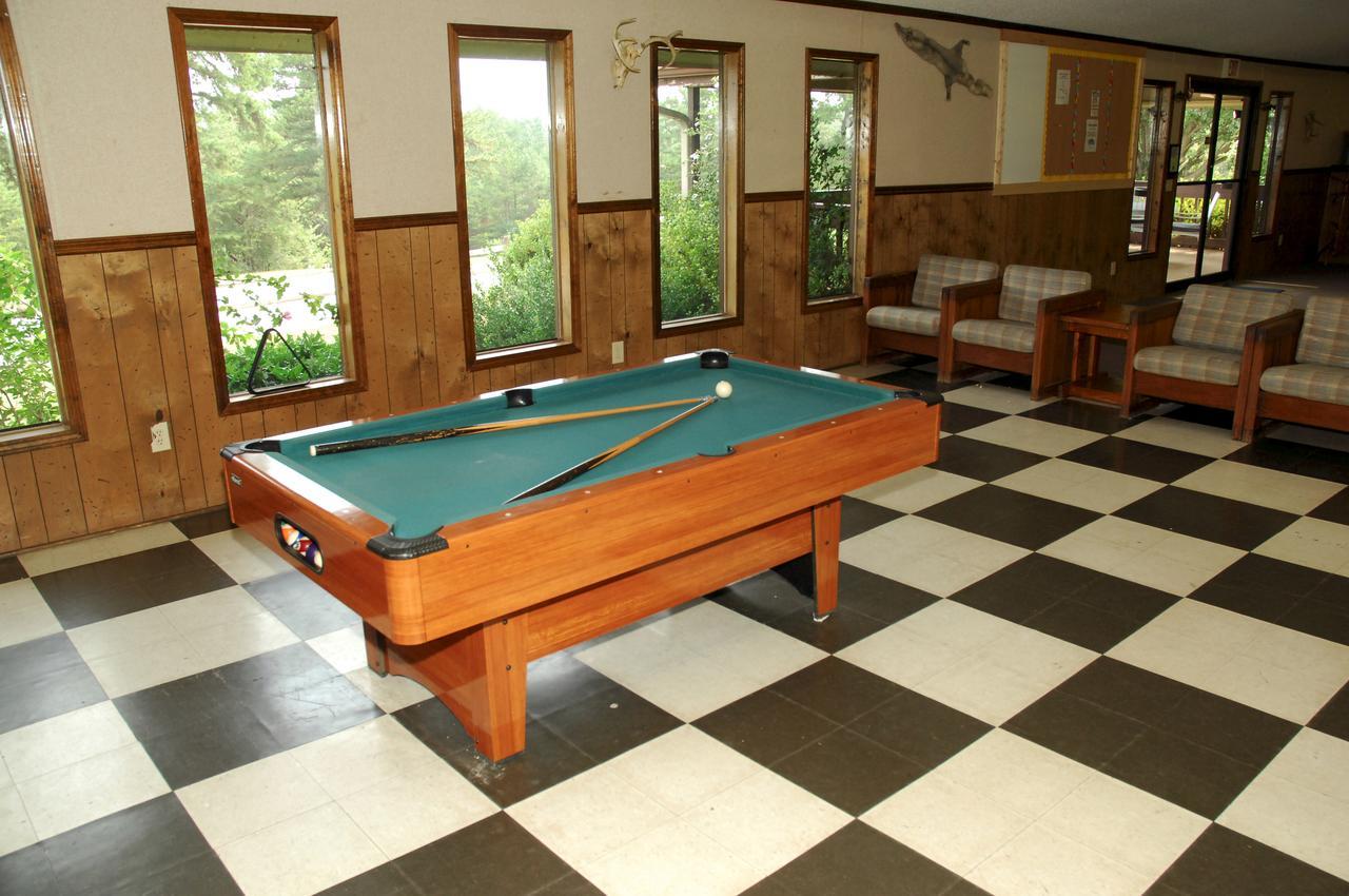 Carolina Landing Camping Resort Two-Bedroom Cabin 1 Fair Play Eksteriør billede